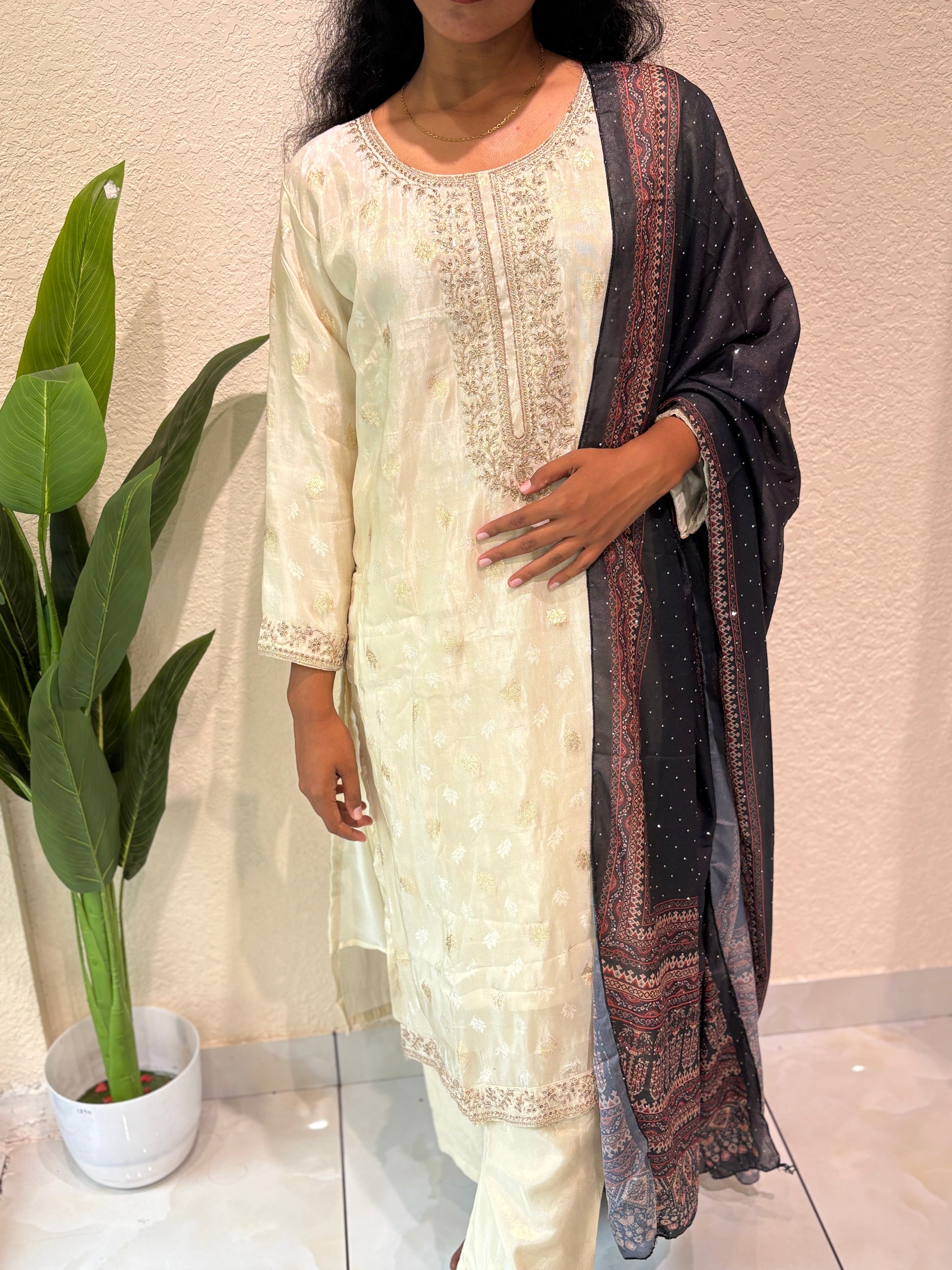 Party wear